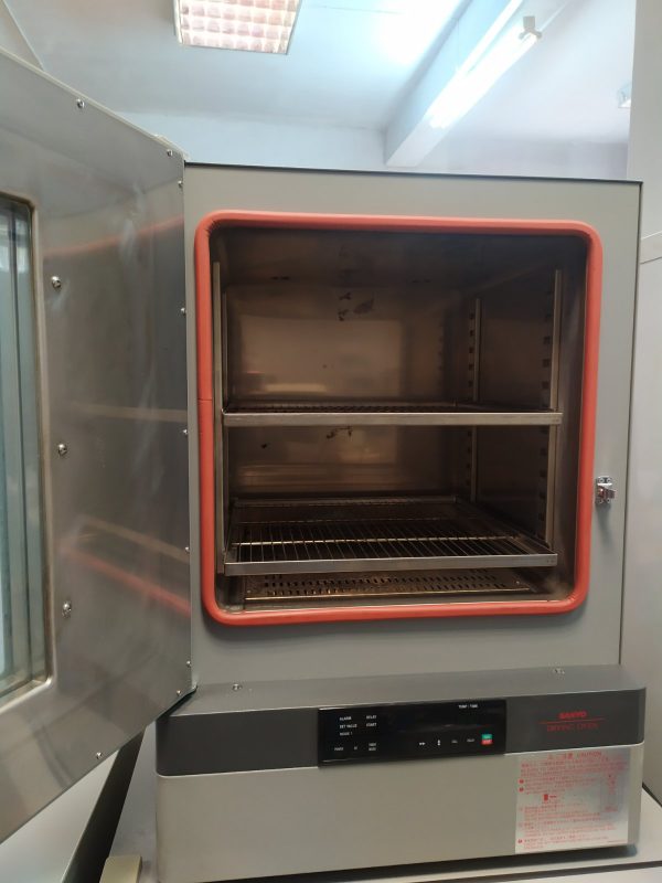 Sanyo Drying Oven, MOV-112, Refurbished