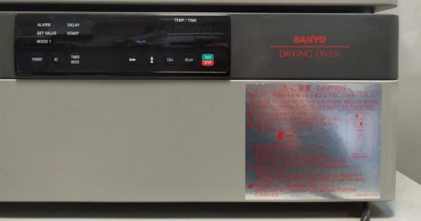 Sanyo Drying Oven, MOV-112, Refurbished | Scientific-Instruments