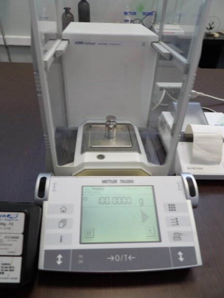 Mettler Toledo AX205 Delta Range with RS-P42 Printer, Refurbished