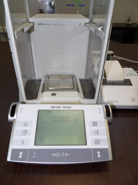Mettler Toledo AX205 Delta Range with RS-P42 Printer, Refurbished - Image 6